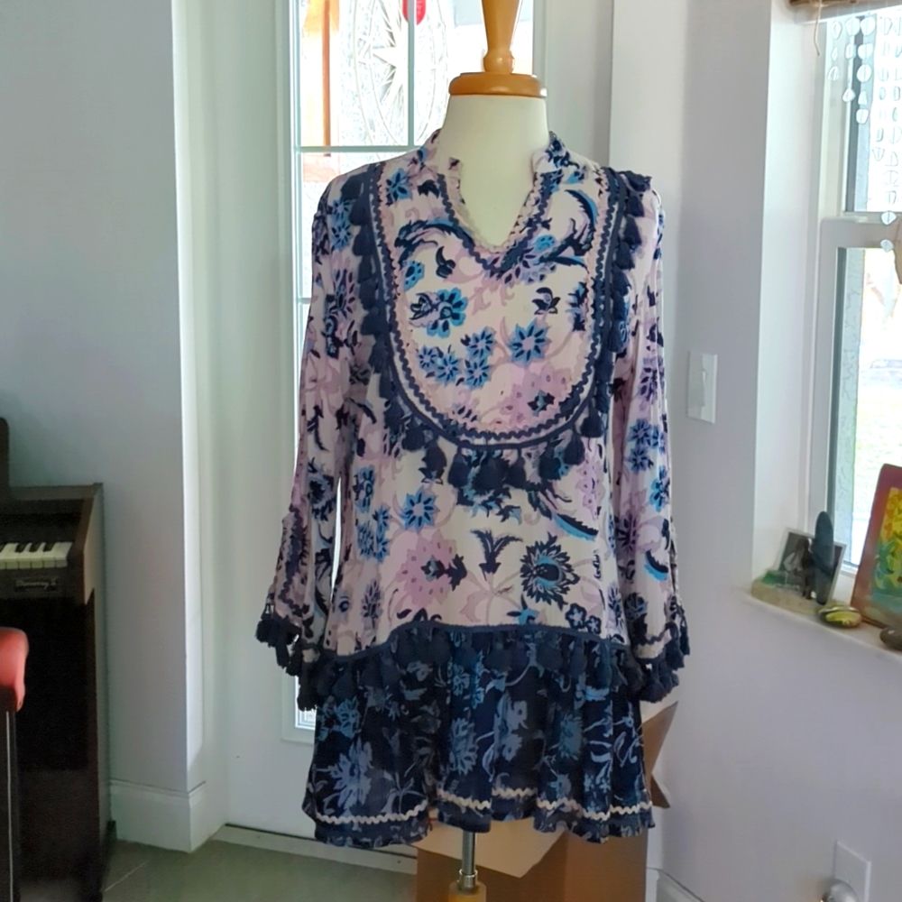 Area Stars tunic w/ piping & tassles
